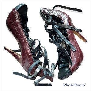 Circus by Sam Edelman Peep Toe Heels Lace Up Croc Embossed